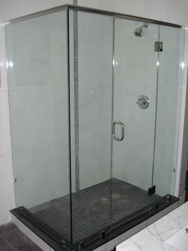 Type 2123H frameless shower enclosure