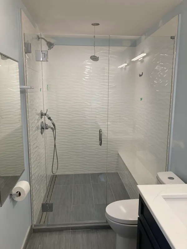 Type 212DK frameless shower enclosure