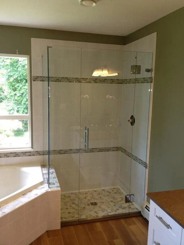 Type 212N3-DK frameless shower enclosure