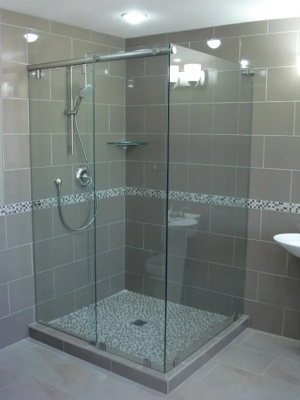 SL123 frameless shower enclosure