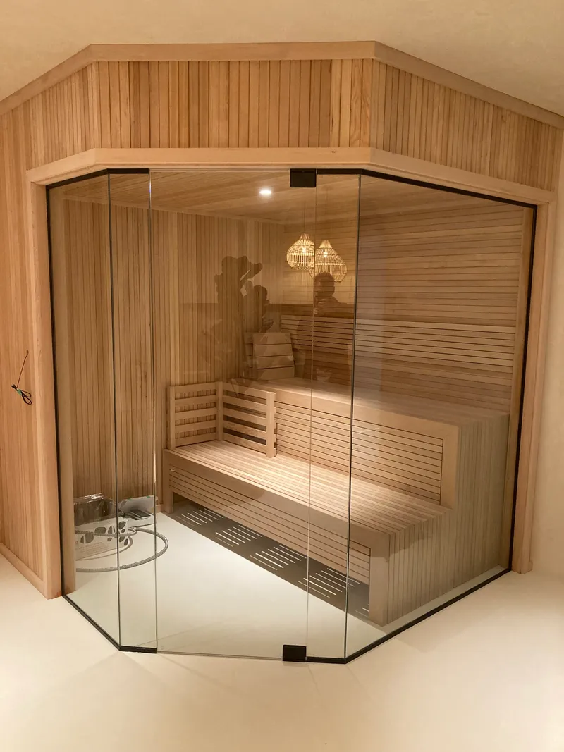 10mm glass sauna enclosure installed in Greater Vancouver home
