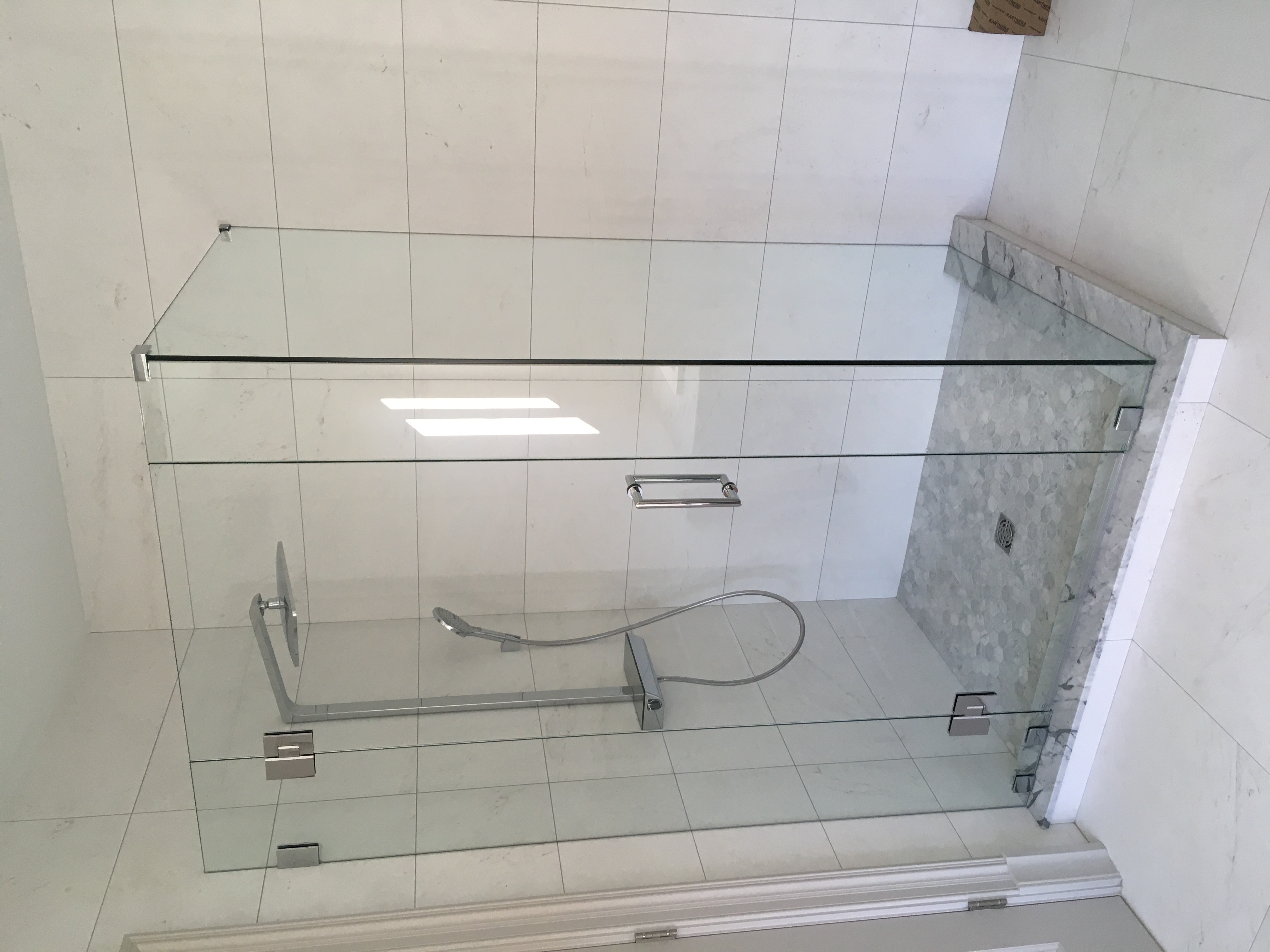 Type 2123-DK frameless shower enclosure