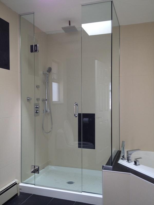 Type 212N3 frameless shower enclosure
