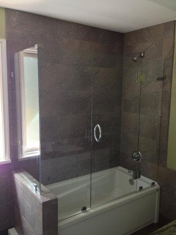 Type 212N3F frameless shower enclosure