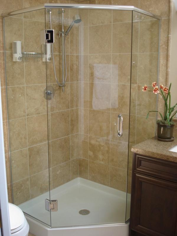 Type 414H frameless shower enclosure